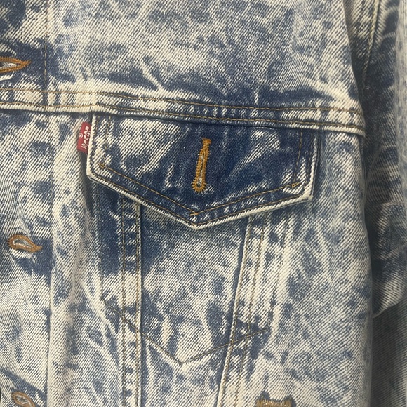 Bratz Upcycled Levi's Jacket - Picture 6 of 8